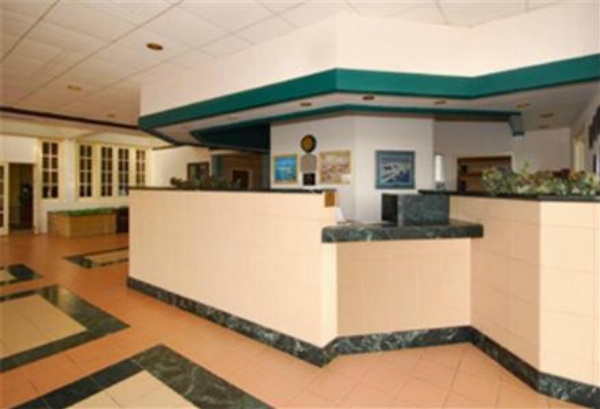 Days Inn by Wyndham Bay City image 17